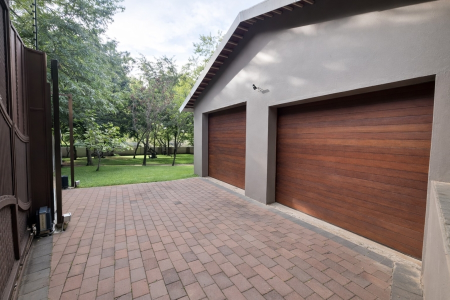 6 Bedroom Property for Sale in Cashan North West